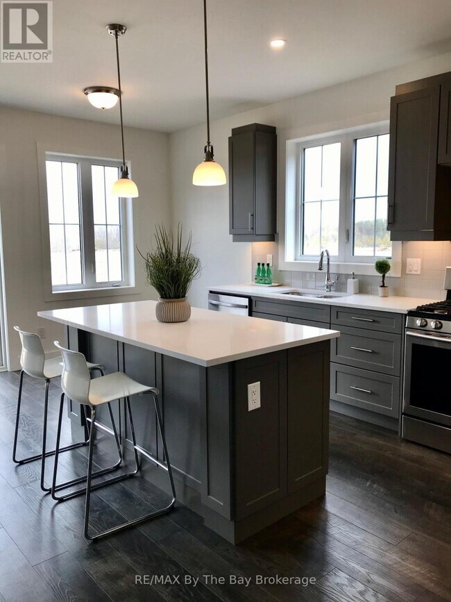 Photo du bâtiment - 154 Red Pine St.