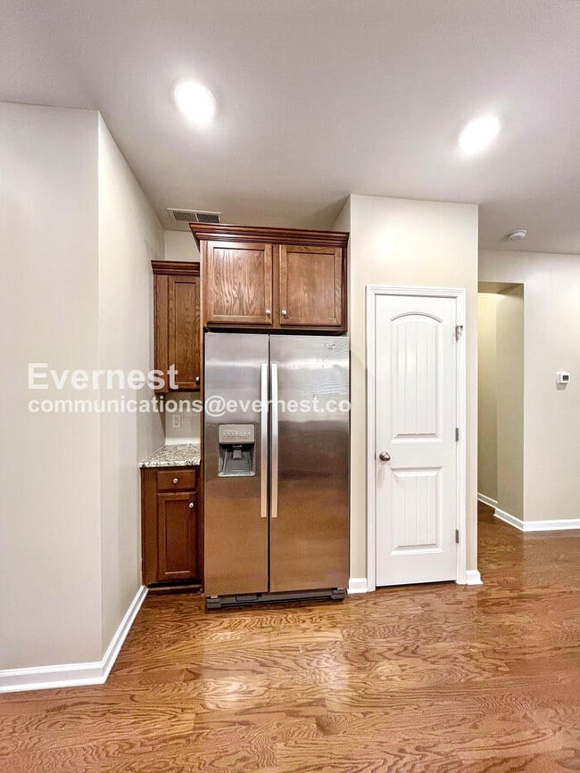 Foto del edificio - 3724 Hoggett Ford Rd