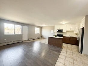 Building Photo - 1 Humber Ct