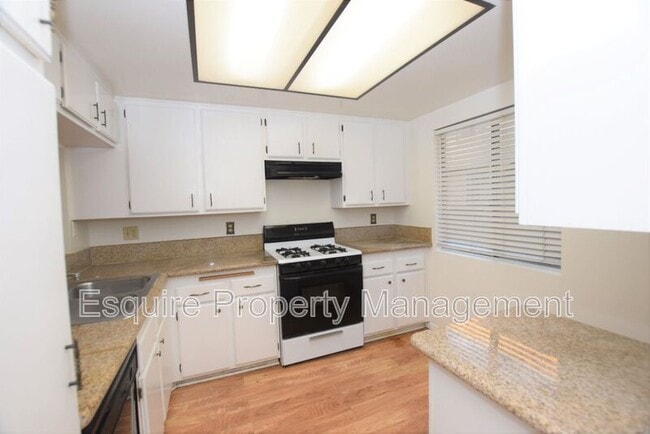 Foto del edificio - 3163 Kelp Ln