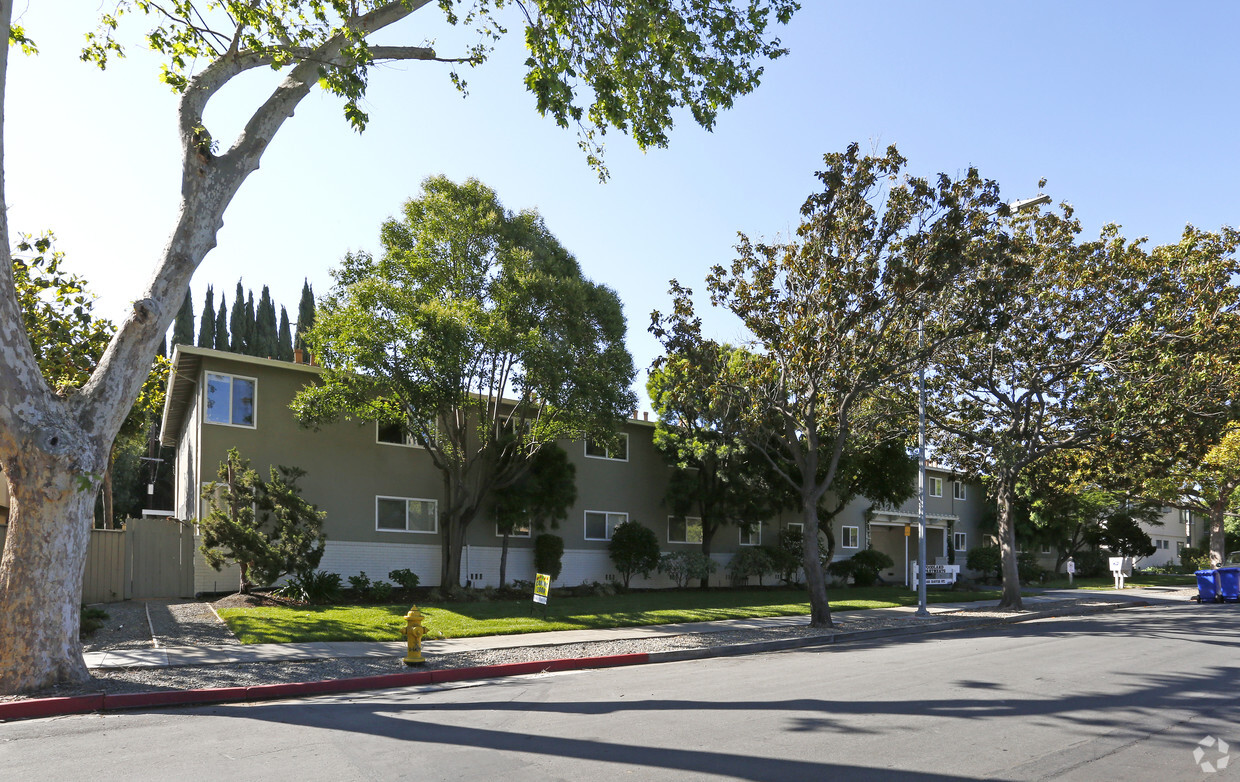 Building Photo - Woodland apartments