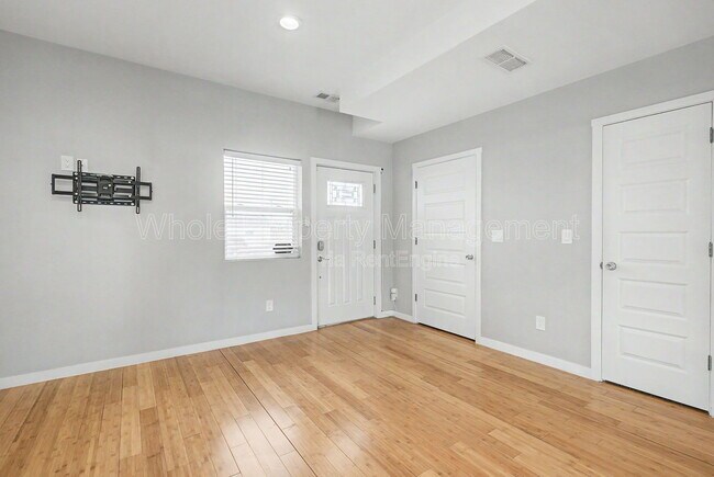 Foto del edificio - 5803 Poplar St