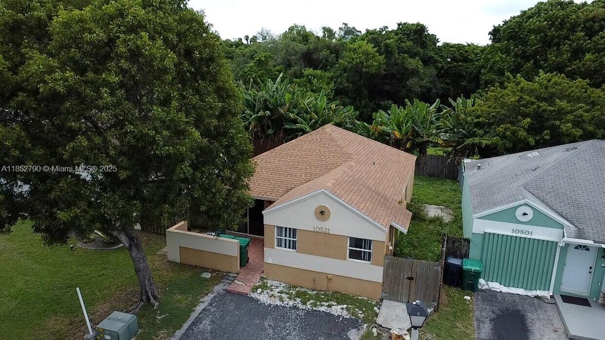 Foto principal - 10521 SW 207th St
