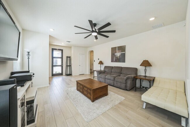 Building Photo - 1127 Aronia Ln
