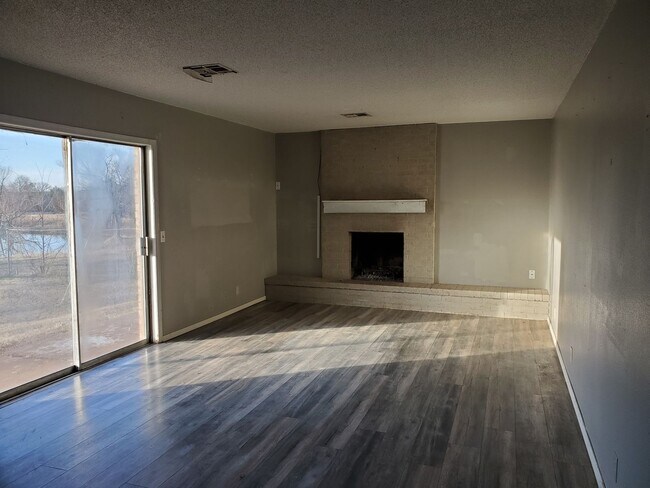 Foto del edificio - Newly updated 5 acre mini-ranch in Chandle...