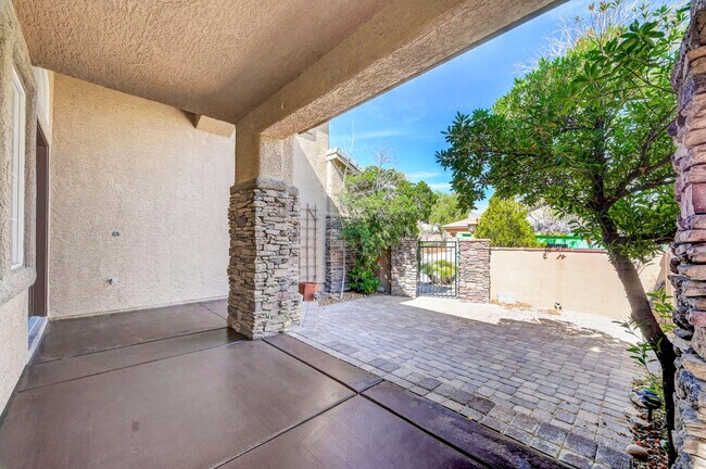 Foto del edificio - 11013 Mount Royal Ave