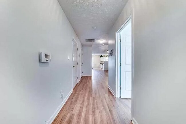 Building Photo - 1327 Lucy Way