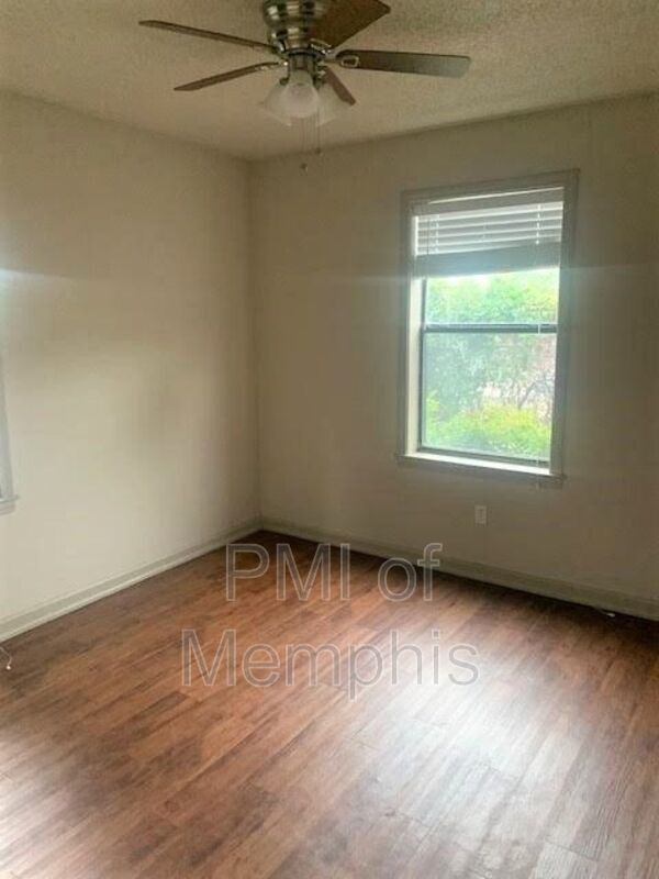 Building Photo - 1161 Poplar Ave
