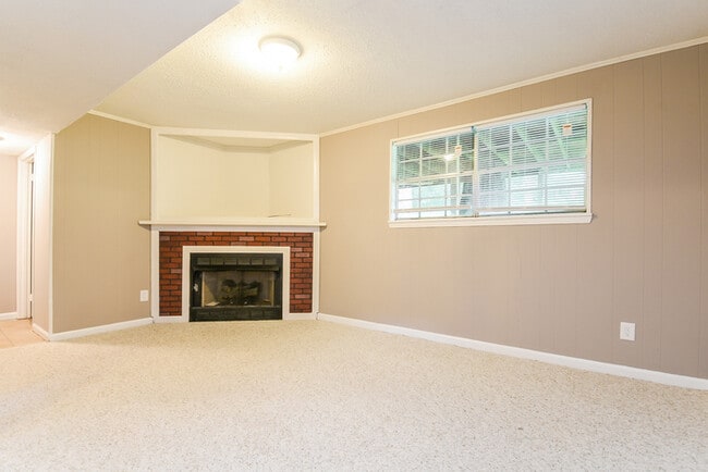 Building Photo - 2569 Gaylon St