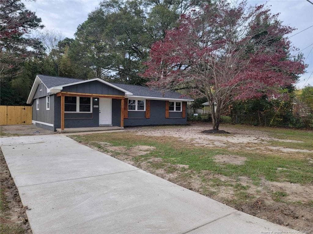 Foto principal - 3202 Periwinkle Dr