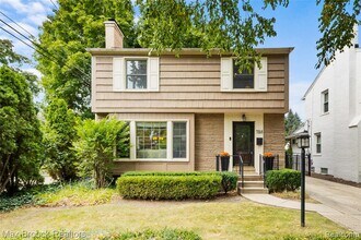 Building Photo - 758 Chester St