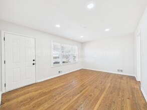 Building Photo - 4730 Richmond Ave