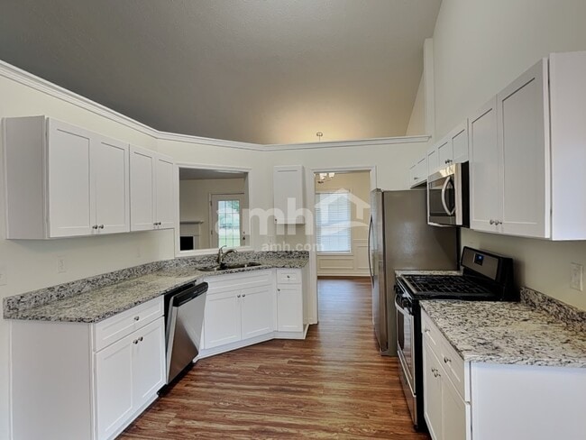 Building Photo - 1755 Heatherton Rd
