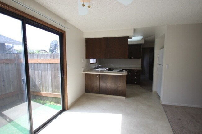 Building Photo - 3014 NE 78th Ave