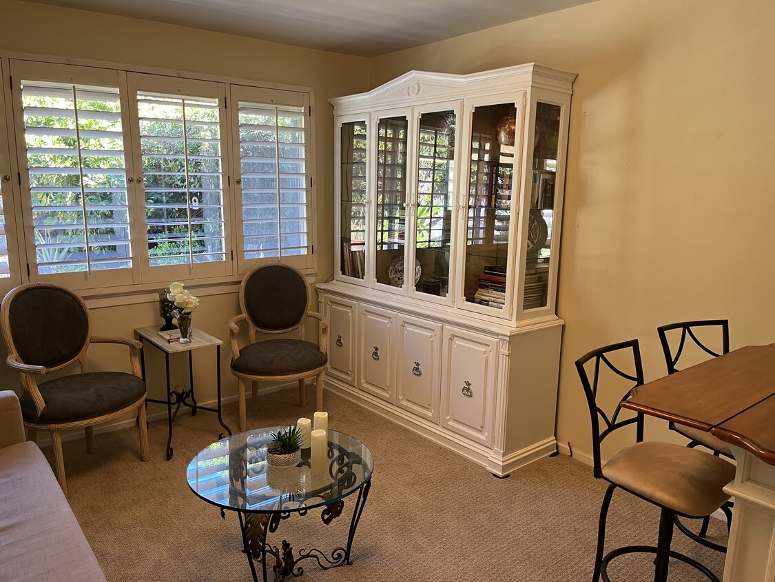 Living Room - 2879 Exeter Pl