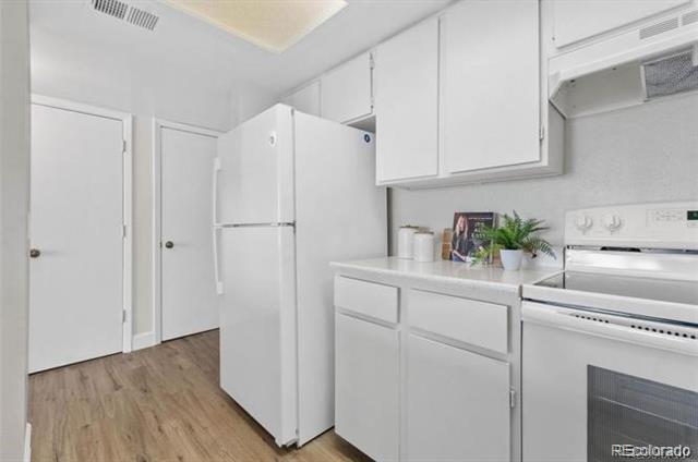 Foto del edificio - 4896 S Dudley St