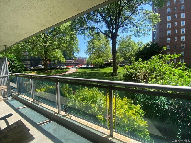 Foto del edificio - 98-05-98-63 63rd Rd