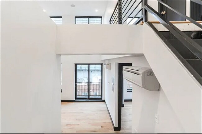Building Photo - 561 4th Ave