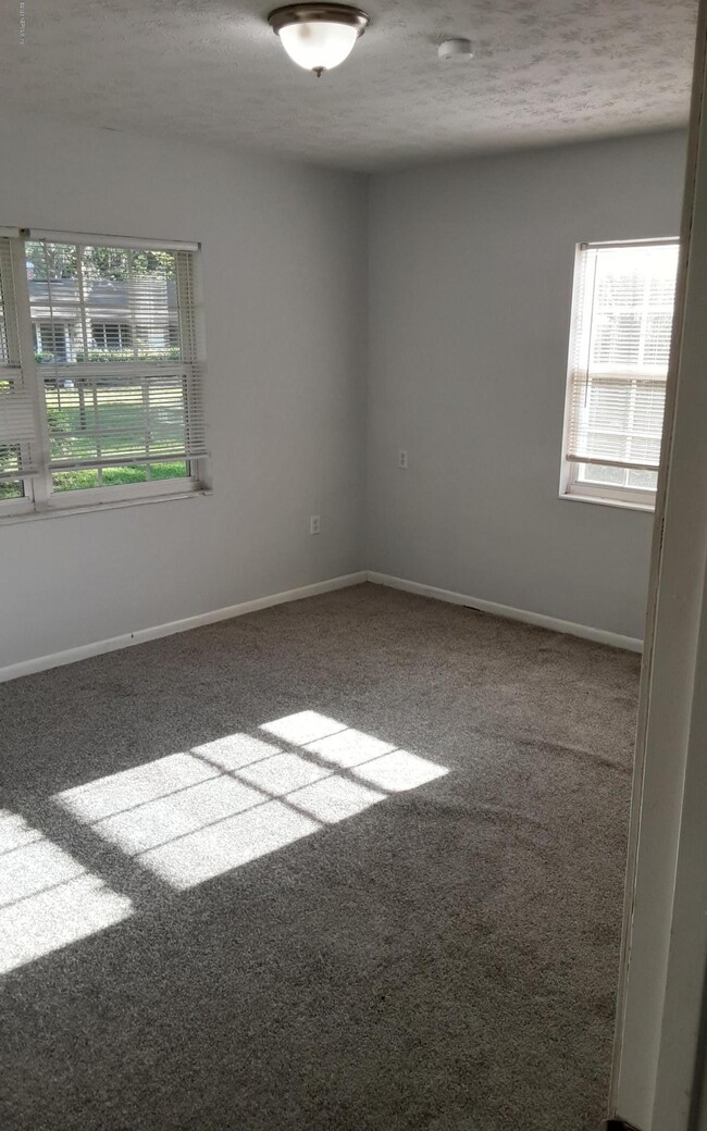 Foto del edificio - 9224 Old Plank Rd