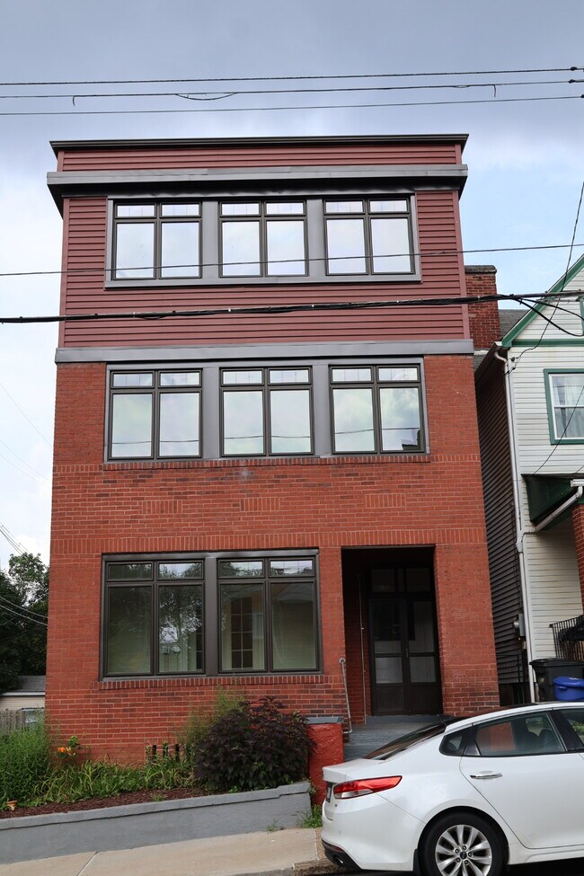 Foto del edificio - 813 N Sheridan Ave