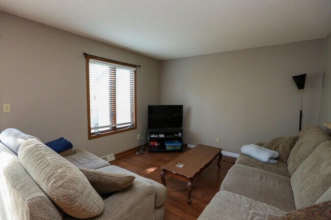Foto del edificio - 483 Foxfire Dr