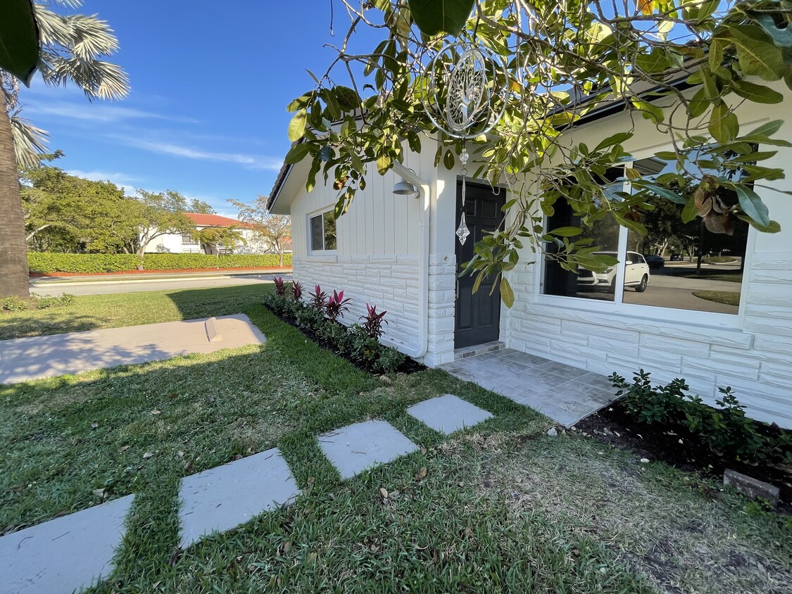 Foto principal - 11806 NW 30th Ct