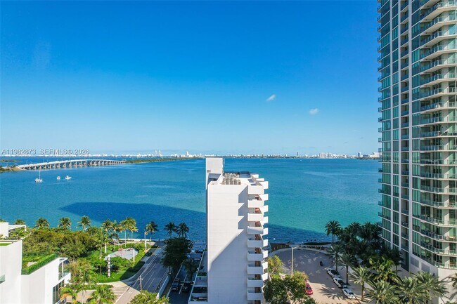 Foto del edificio - 555 NE 30th St