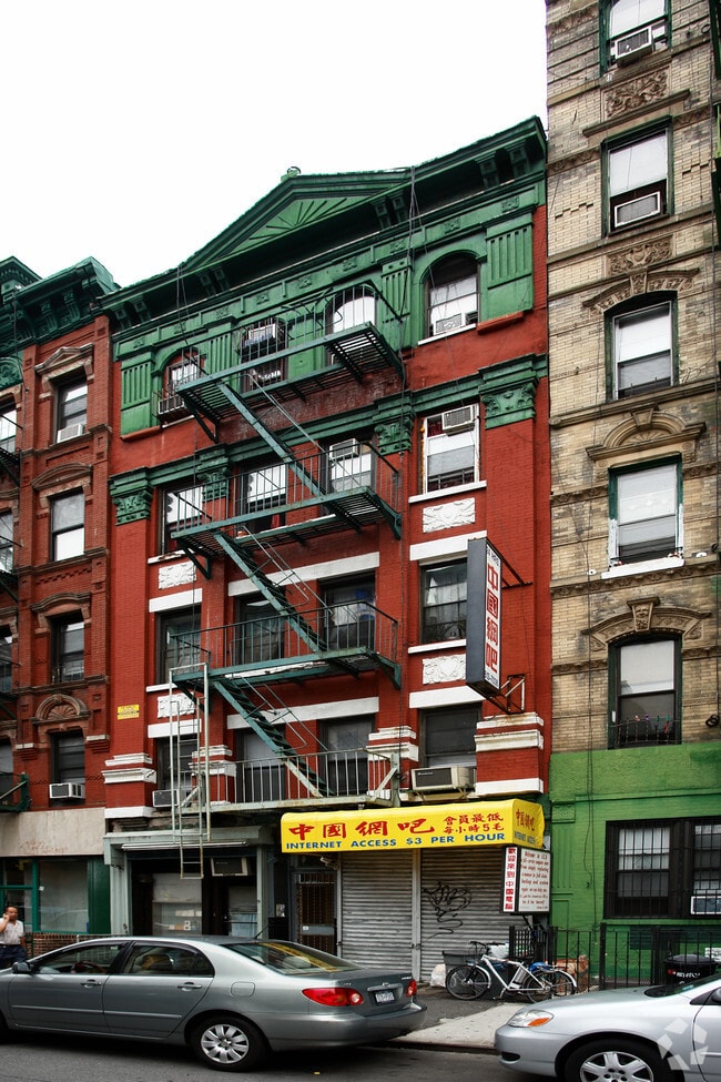 Building Photo - 33 Henry St