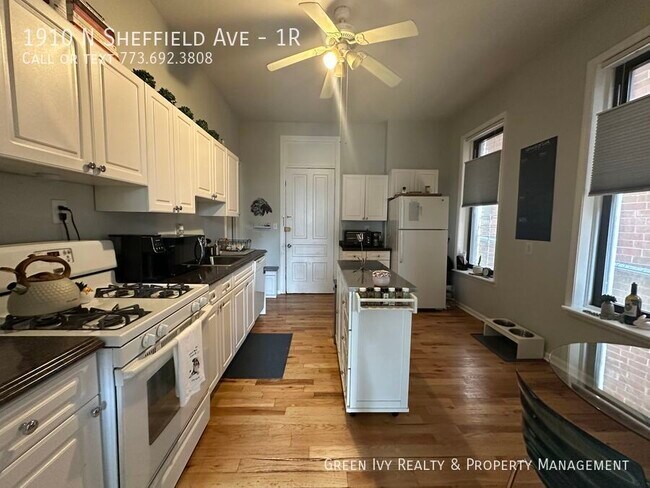 Foto del edificio - 1910 N Sheffield Ave