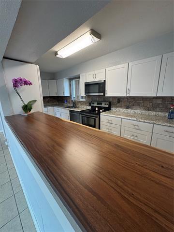 Foto del edificio - 3704 Cork Pl