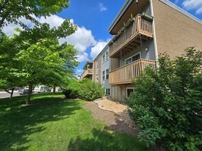 Building Photo - 1606 Cottonwood Dr