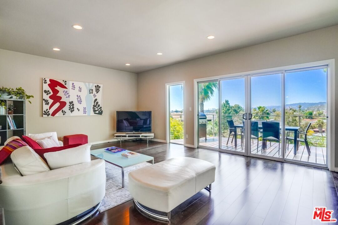 Foto principal - 2115 Hollyvista Ave