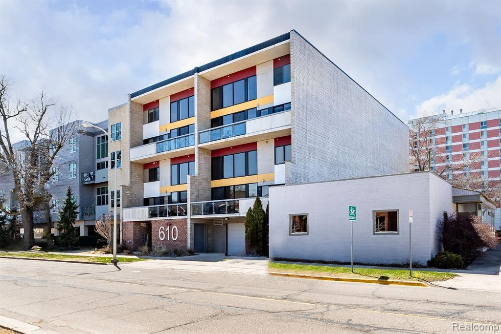 610 S Troy St Unit 204, Royal Oak, MI 48067 Condo for Rent in Royal