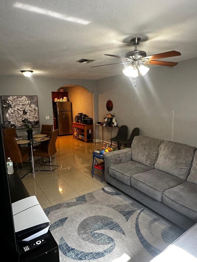 Foto del edificio - 11108 Royal Palm Blvd