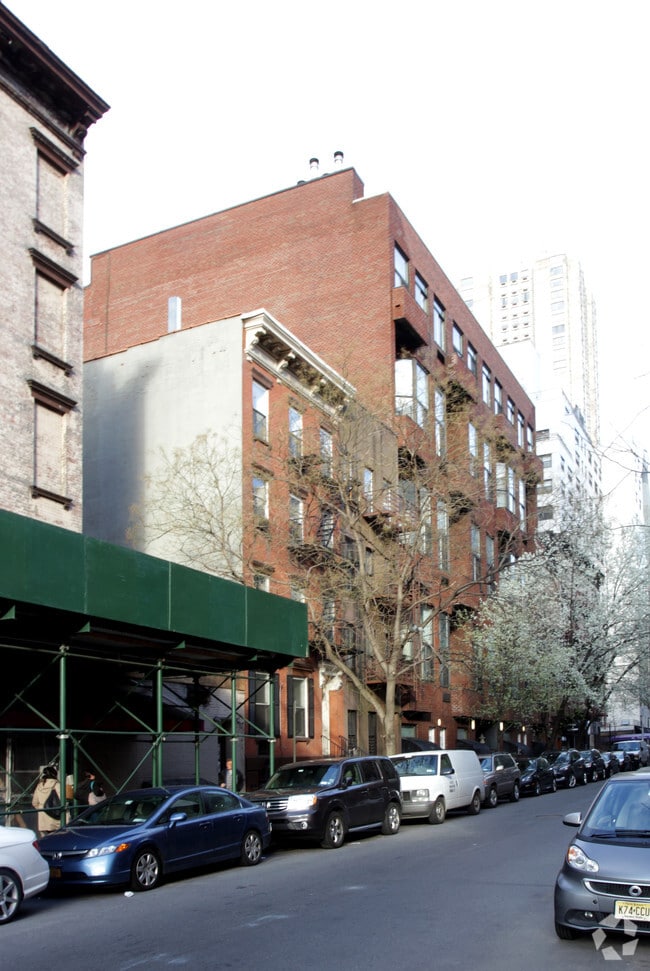Primary Photo - 170 E 88th St