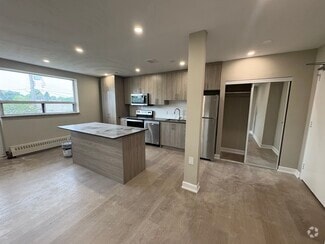 Building Photo - 150 Colborne Av
