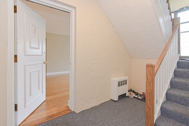 Building Photo - 76 Summer Ave