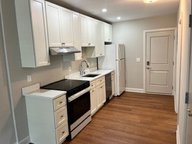 Foto del edificio - 2352-2358 E Main St