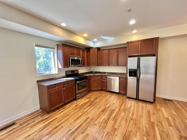 Foto del edificio - 7312 Ogden Ave