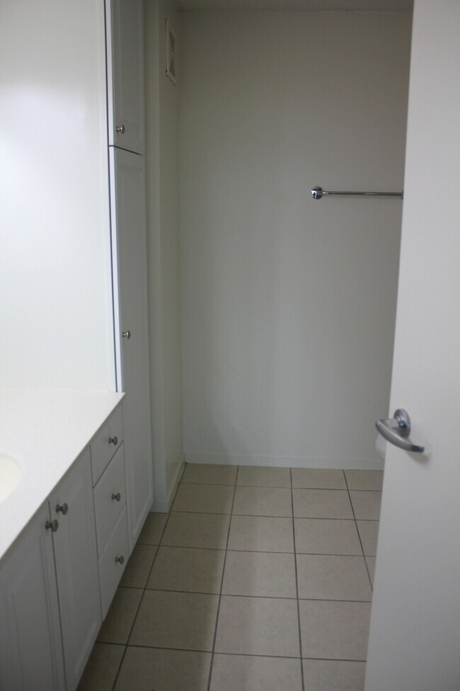 Foto del edificio - 9655 Woods Dr