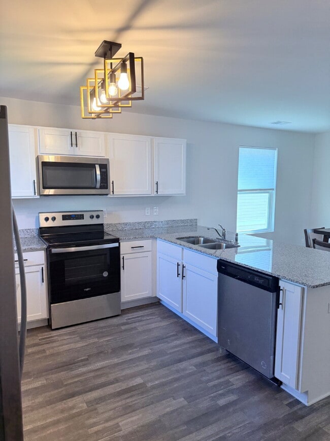 Foto del edificio - "Charming Coastal Retreat: 3-Bedroom on Island Breeze Lane!" **Limited-time offer: First month FR...