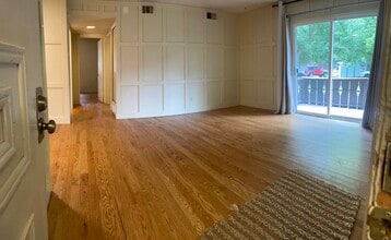 Building Photo - 3250 O'Neal Cir