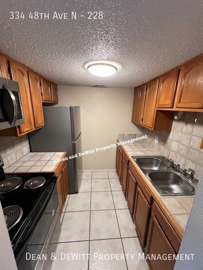 Building Photo - 1/1 Condo in St. Pete - For Rent