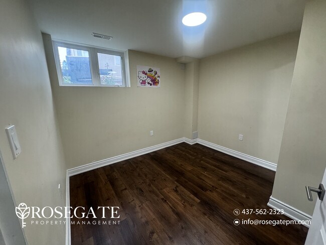 Photo du bâtiment - Spacious 3-Bedroom Basement Apartment with In-Unit Laundry – Brampton
