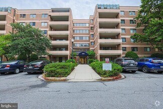 Building Photo - 2903 Fallstaff Rd