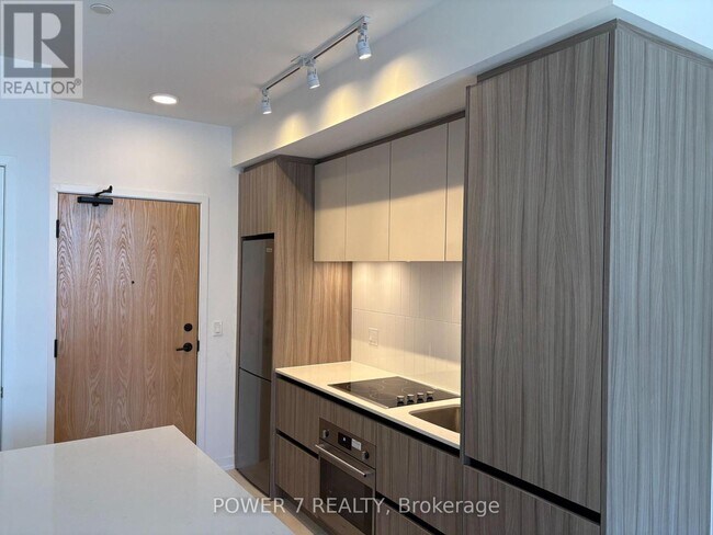 Building Photo - 8 Beverley Glen Blvd