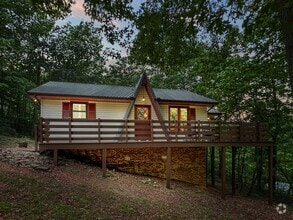 Building Photo - 8835 Tallow Tree Rd