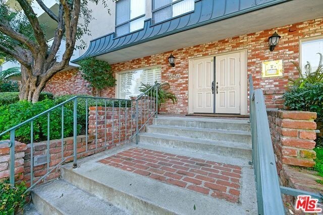 Building Photo - 10650 Holman Ave