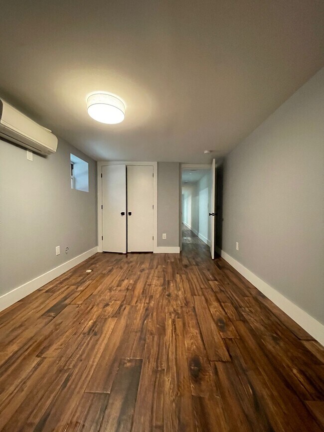 Foto del edificio - 112 Duncan Ave