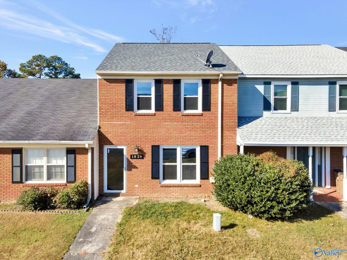 Foto principal - 1829 Brownstone Ave SW